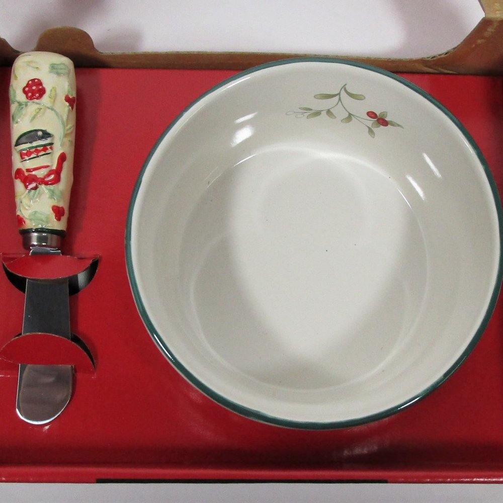Pfaltzgraff Winterberry Dip Mix Set Bowl and Spreader in box